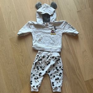 Mickey Mouse sweatsuit set 6-9 months